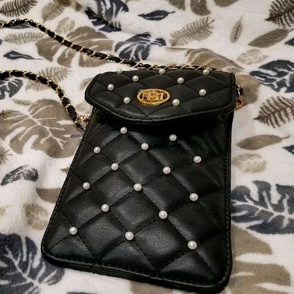 NWT Badgley Mischka Pearl Quilted Phone Case - Picture 4 of 10